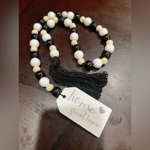 Home sweet home Wood Bead Garland